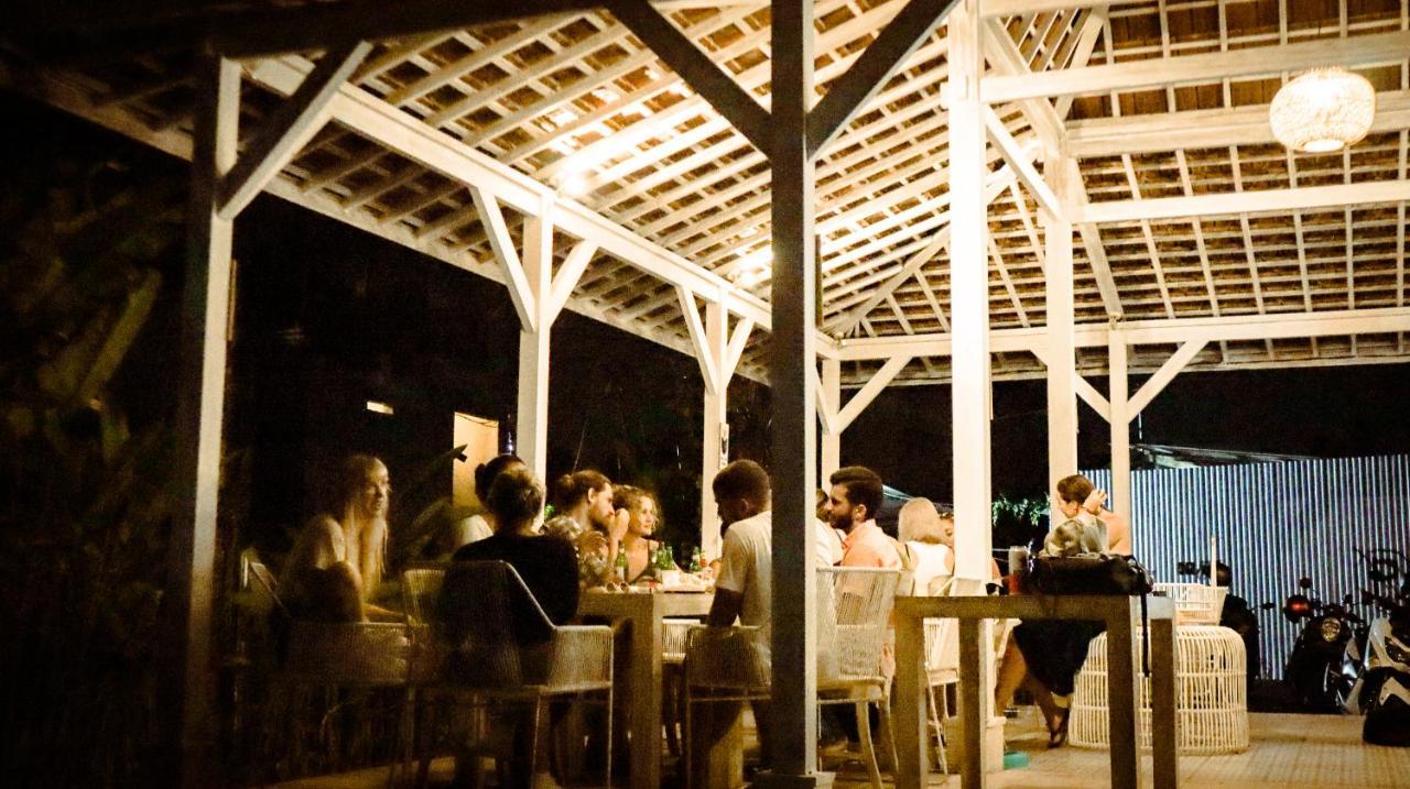 The Commotion Canggu Exteriör bild